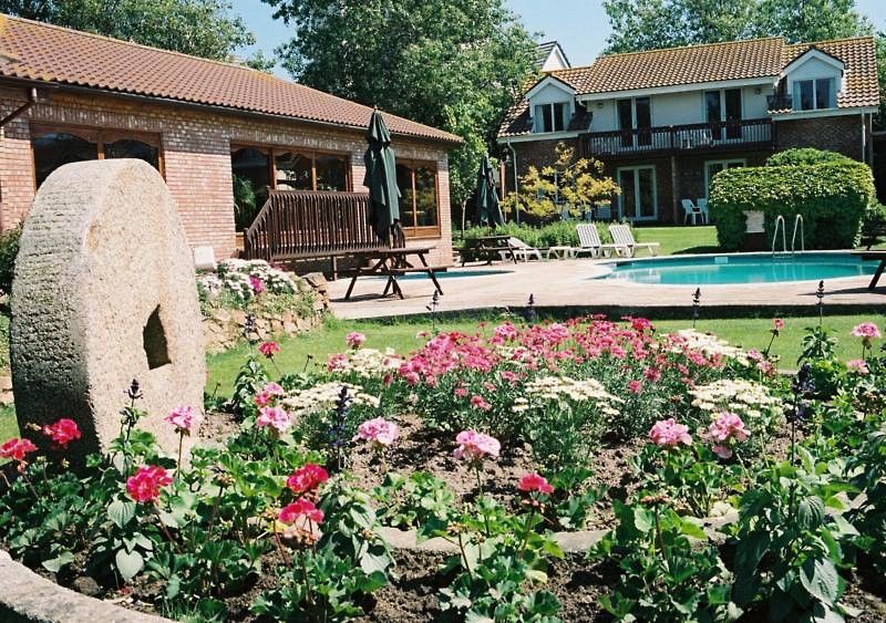 The Samares Coast Hotel & Apartments Saint Helier ภายนอก รูปภาพ