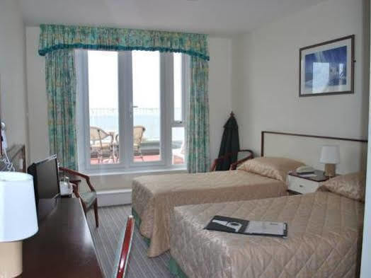 The Samares Coast Hotel & Apartments Saint Helier ภายนอก รูปภาพ